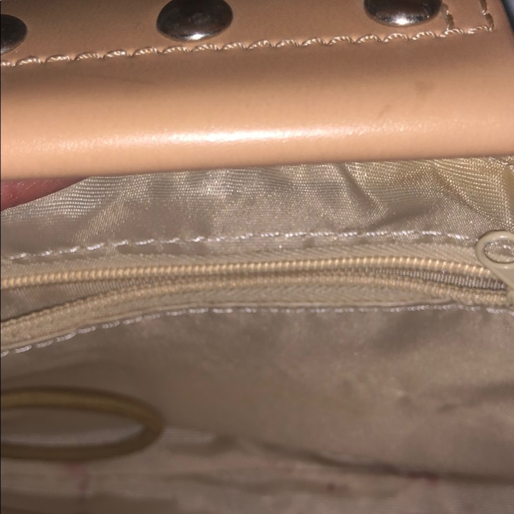 Guess Purse 👛 - Picture 3 of 3